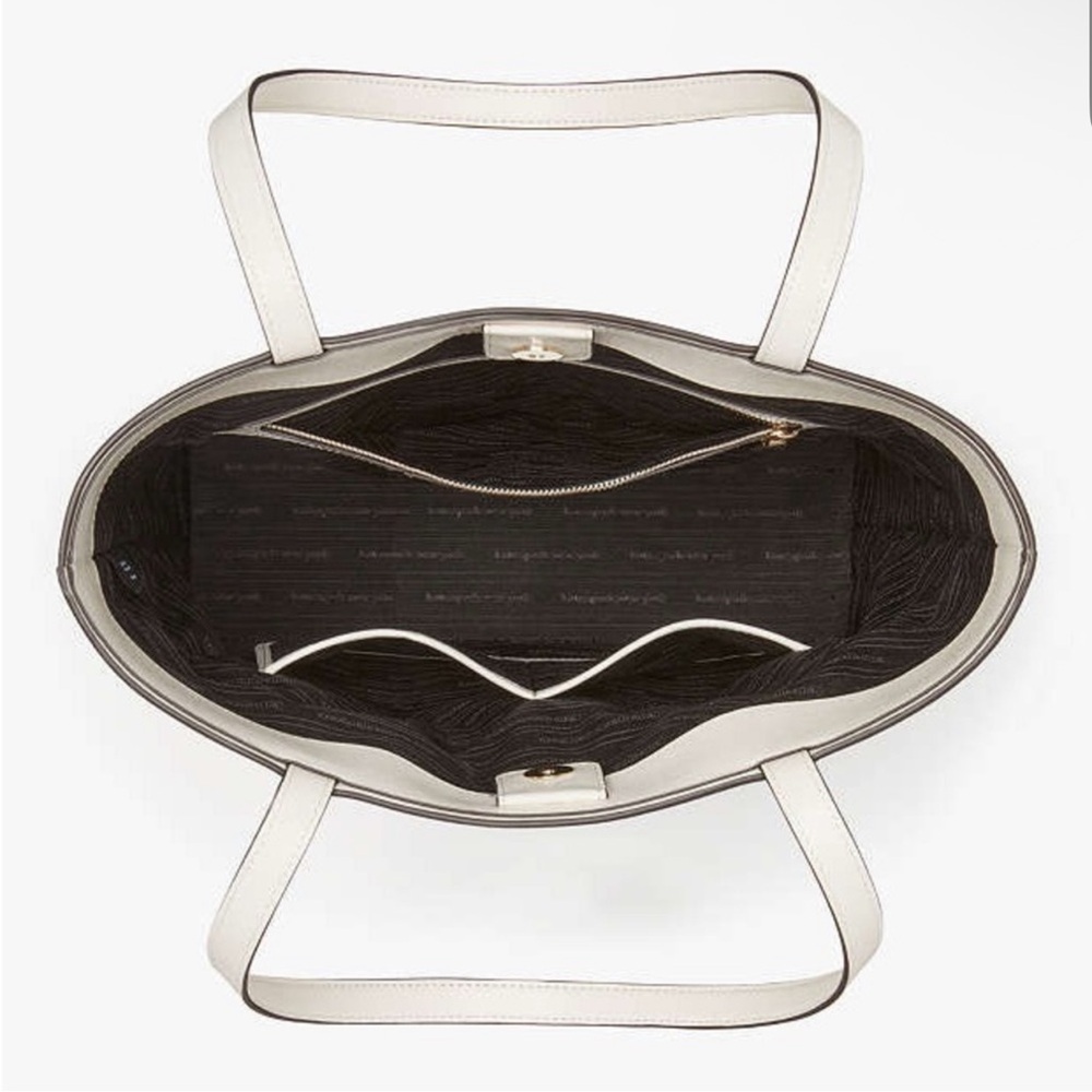 Kate Spade White Tote with Snow White and Red Apple Design- GORGEOUS BAG🤩🍎👑👸🏼👸🏻 - Picture 6 of 6